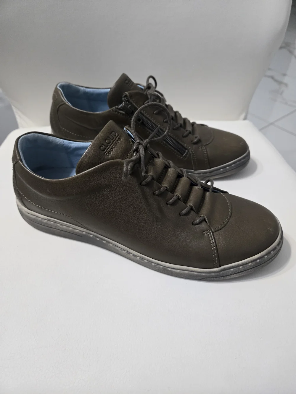 Cloud Olive Leather Casual Sneaker Unisex Size 40